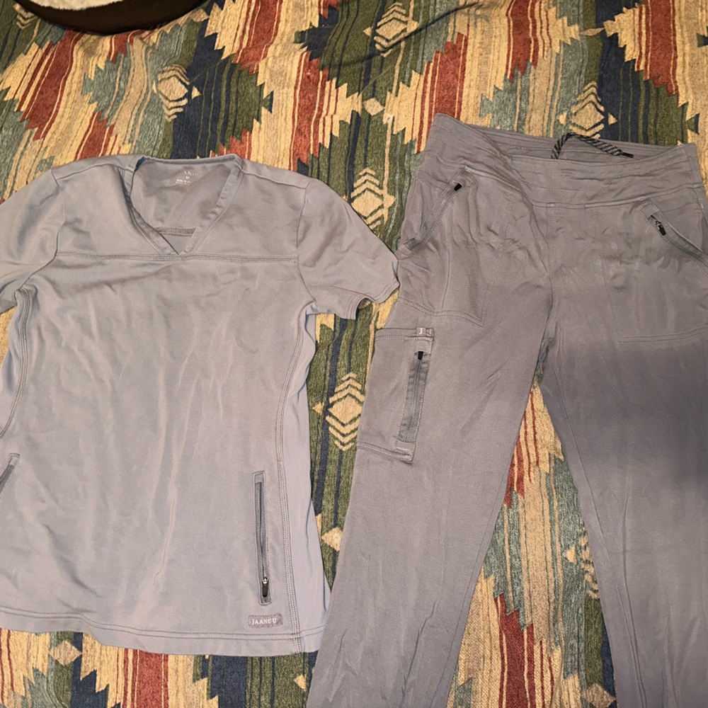 JAANU scrubs size medium